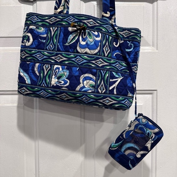 Vera Bradley 2 pcs. Blue and Green Tote with Matching Wristlet - Picture 3 of 14